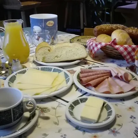 Bed & Breakfast Gosaukammblick *