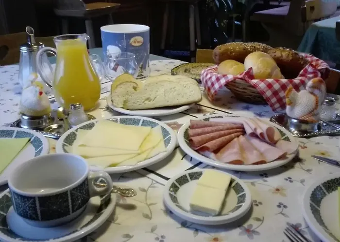 Alojamento de Acomodação e Pequeno-almoço Gosaukammblick 3*